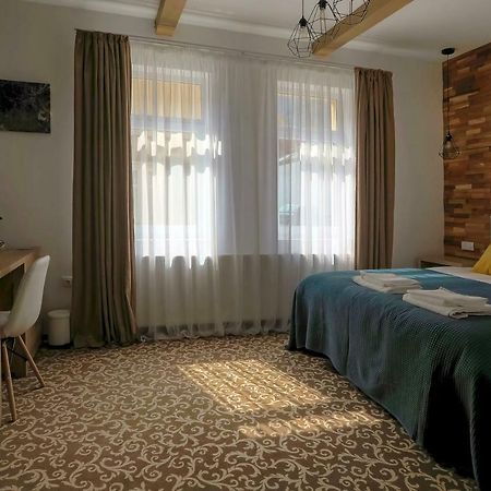 Residence Rooms Bucovina Campulung Moldovenesc Bagian luar foto