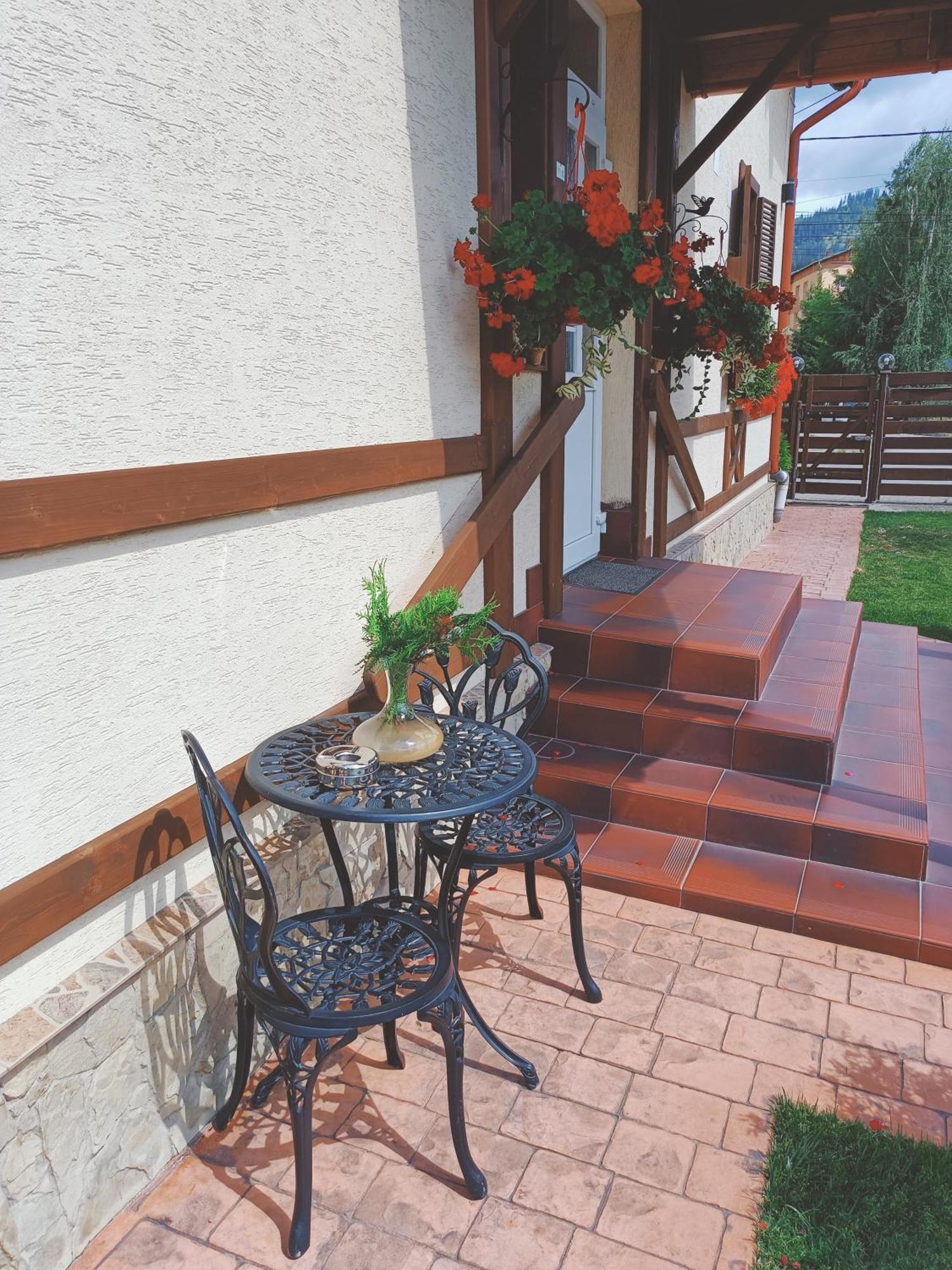 Residence Rooms Bucovina Campulung Moldovenesc Bagian luar foto