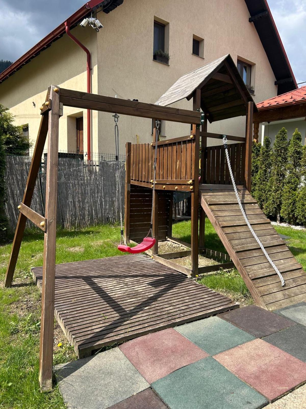 Residence Rooms Bucovina Campulung Moldovenesc Bagian luar foto